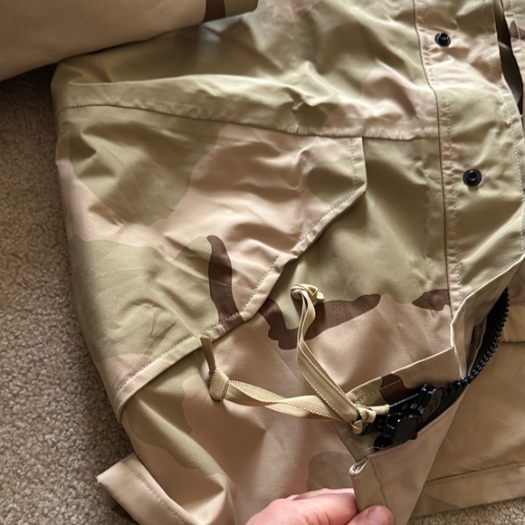 Men’s Camouflage Hooded Jacket - Picture 2 of 7